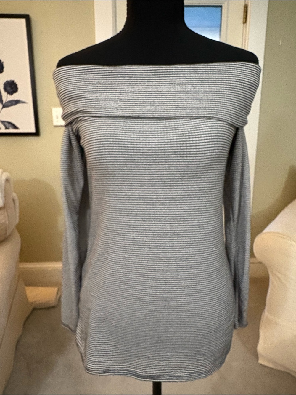 Acemi Off-Shoulder Gray and White Striped Long Sleeve Top